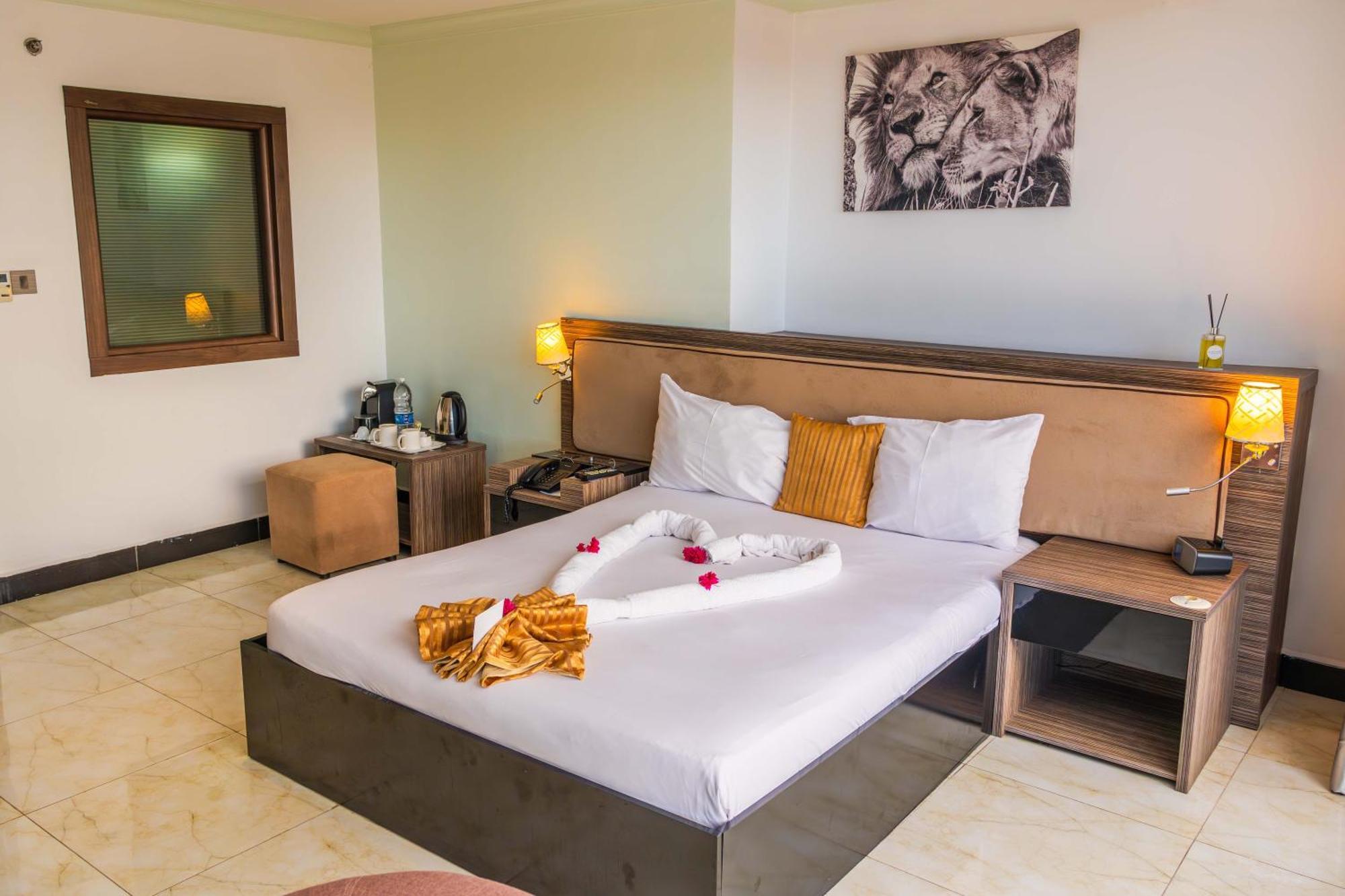 Golden Tulip Dar Es Salaam City Center Hotel Exterior photo