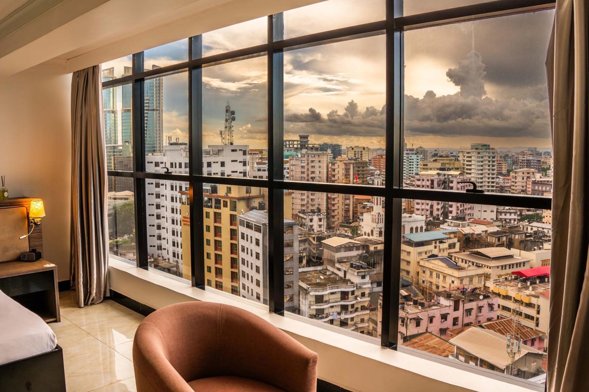 Golden Tulip Dar Es Salaam City Center Hotel Exterior photo